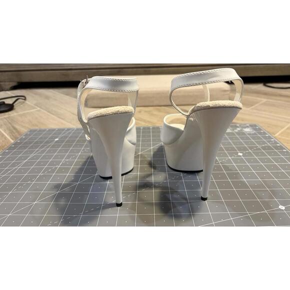 Pleaser Sexier Than Ever White Stiletto Platform Heel Size 9 Medium With Box - Picture 7 of 7